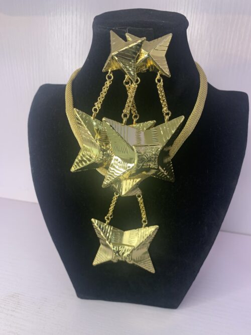ELEGANT PENDANT NECKLACE