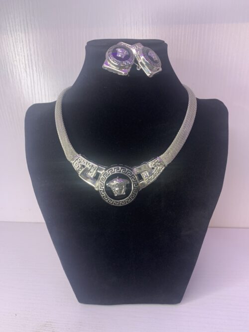 ELEGANT PENDANT NECKLACE